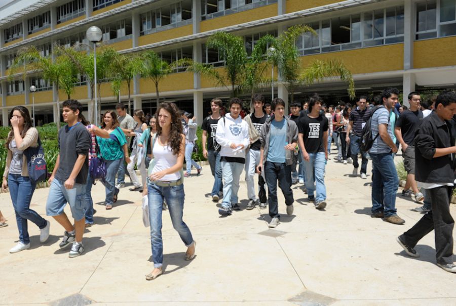 UFMG manterá sistema de bônus sociorracial para o Vestibular 2013 