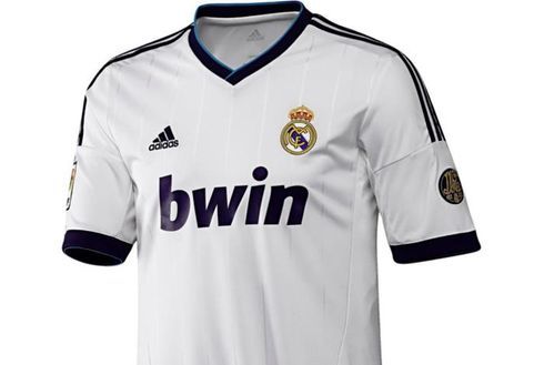 Na manga, haverá um um logotipo alusivo aos 110 anos da fundação do Real Madrid / Reprodução