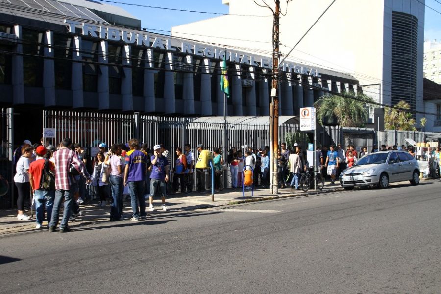 Termina o prazo para regularizar situação eleitoral 