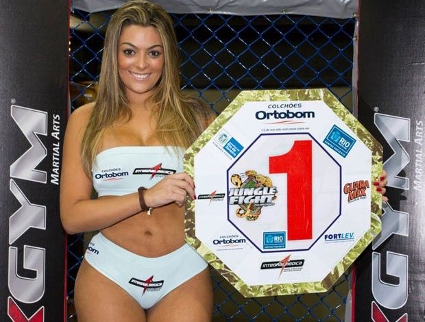 Ex Bbb Ser Ring Girl Em Evento De Mma No Rio Gatas Band Com Br Band Uol Com Br