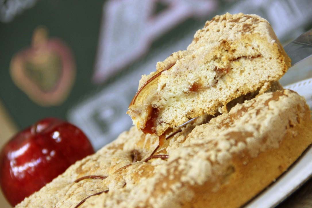 Cuca de Goiabada com Maçã | Band Receitas