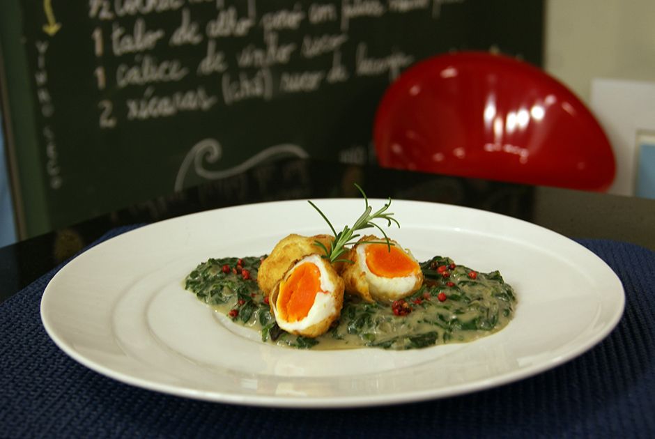 Ovo Mollet com Creme de Espinafre | Band Receitas