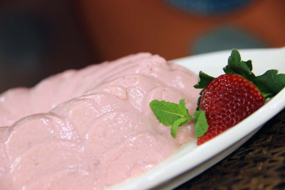 Flan De Morango Com Iogurte | Band Receitas