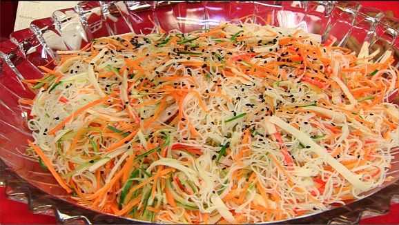 Salada de Macarrão de Arroz | Band Receitas