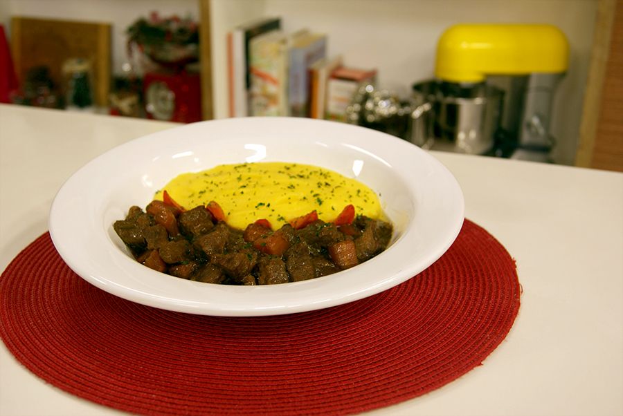 Picadinho com Mousseline de Mandioquinha | Band Receitas