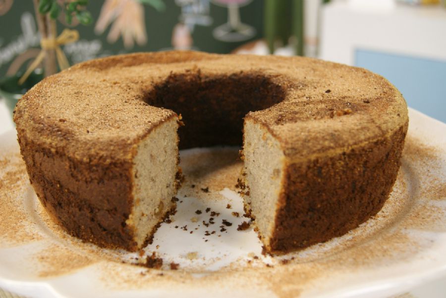 Bolo de Banana Amassada com Nozes | Band Receitas