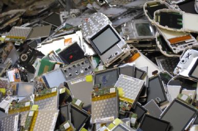 Apenas 3% dos brasileiros encaminha aparelhos celulares para reciclagem