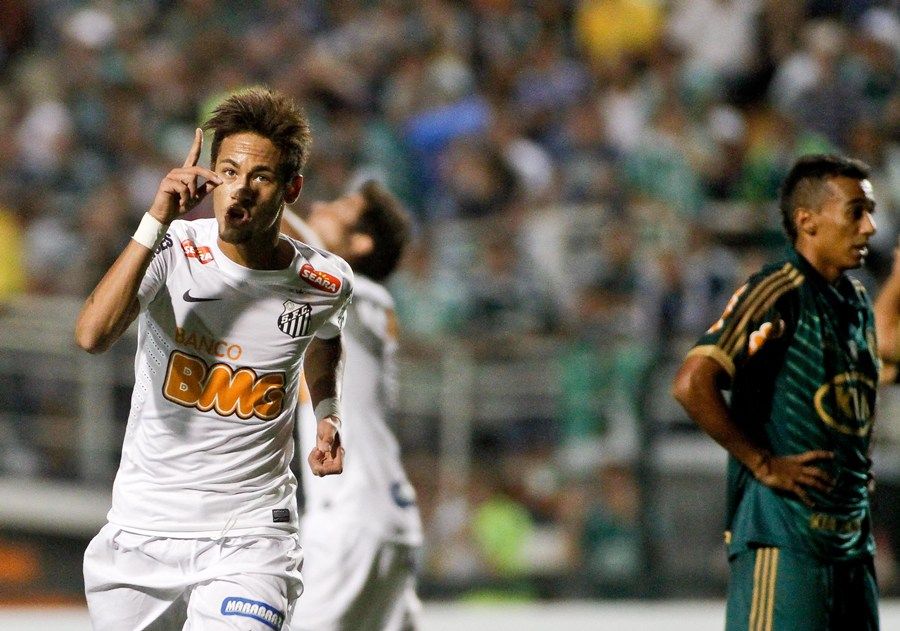Neymar marcou duas vezes neste sábado / Rodrigo Coca / Fotoarena/Folhapress