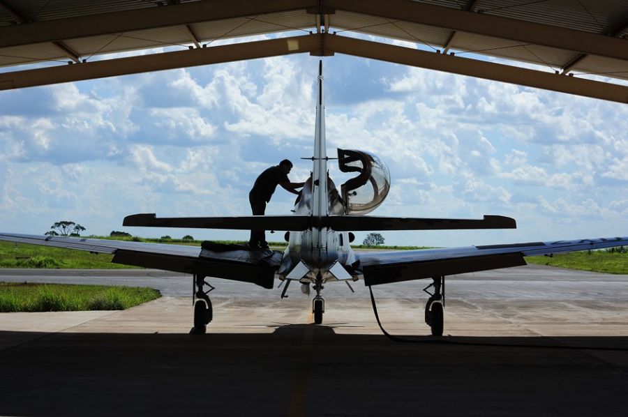 Força Aérea Brasileira e a Embraer vão cooperar na formação dos militares que utilizarão a aeronave / Lucas Lacaz Ruiz/A13/Folhapress 