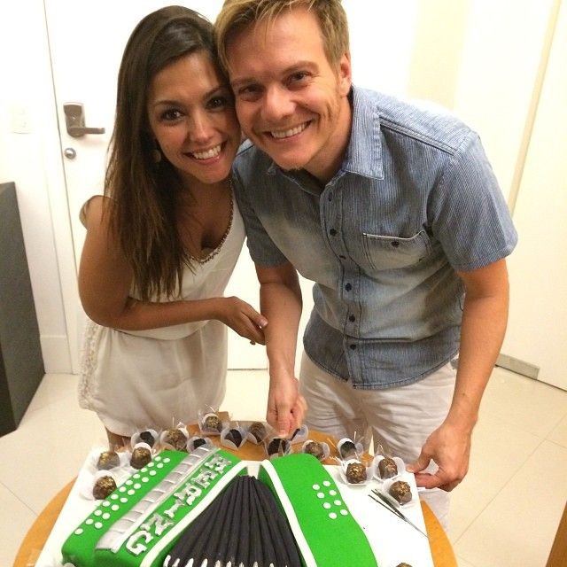 Thais Fersoza presenteia Teló com bolo em formato de sanfona / Divulgação/Instagram