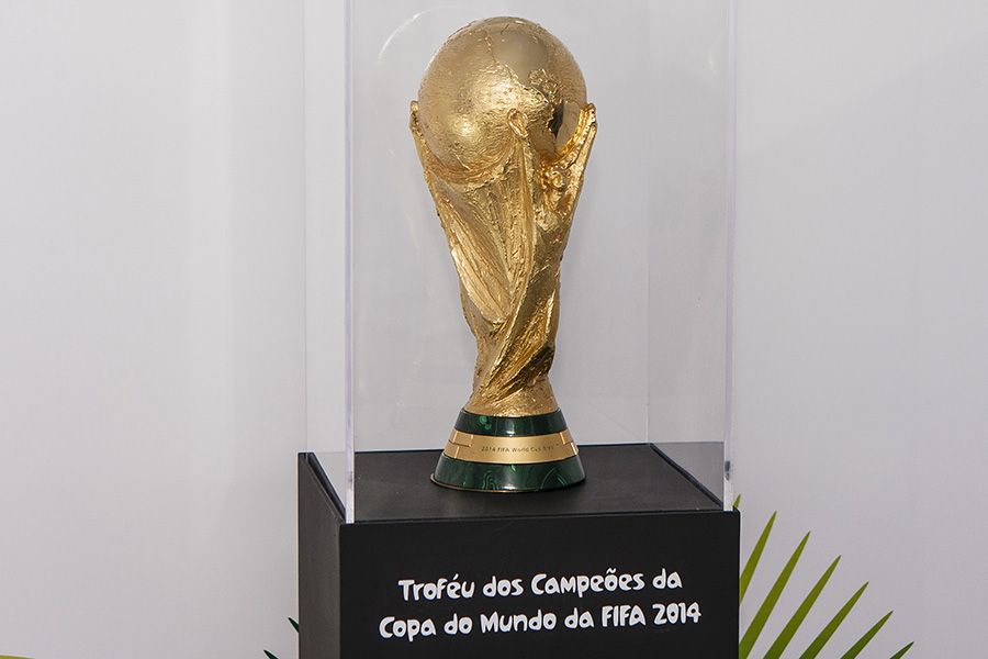 Taça do Copa do Mundo será entregue ao campeão no dia 13 de julho, no Maracanã / Daniel Vorley/Frame/Folhapress