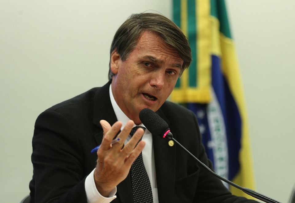 Bolsonaro e os três filhos parlamentares multiplicaram o patrimônio na política
