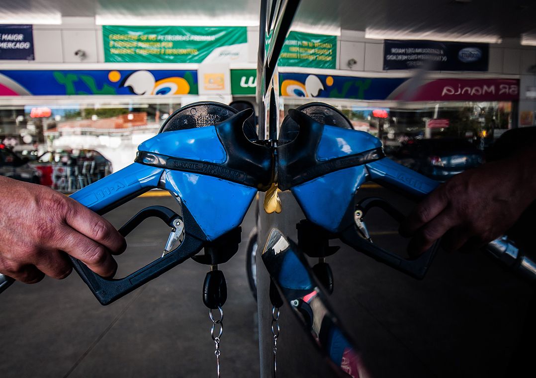 Motoristas já encontram combustíveis mais caros nos postos em São Paulo
