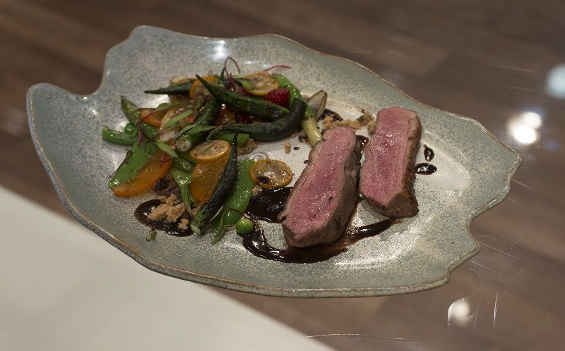 Magret de Pato com Redução de Vinho com Açaí e Quiabos | Band Receitas
