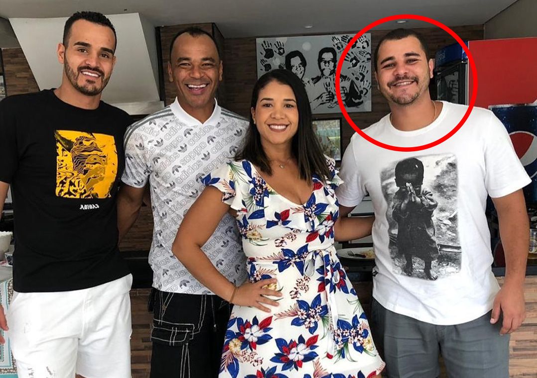 Cafu entre os filhos Wellington, Michelle e Danilo Divulgação/Instagram