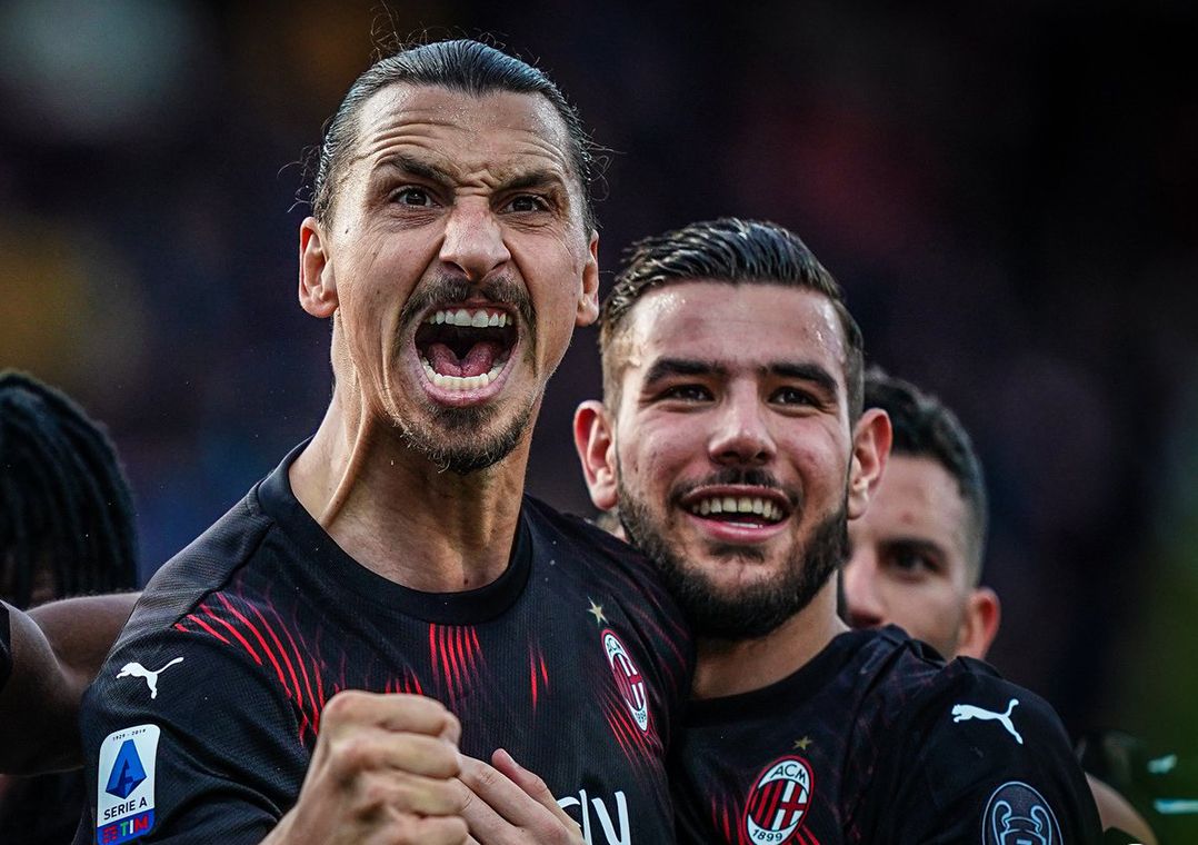 Ibrahimović pelo Milan Divulgação