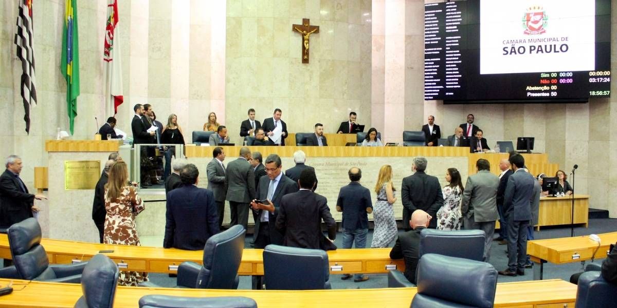 Câmara de São Paulo aprova, em 1º turno, projeto que define retomada às aulas