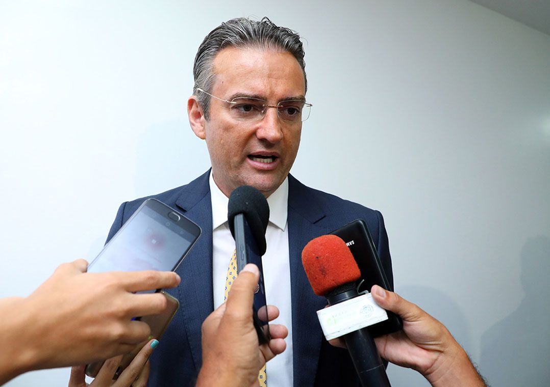 Bolsonaro nomeia Rolando Alexandre de Souza para o cargo de ...
