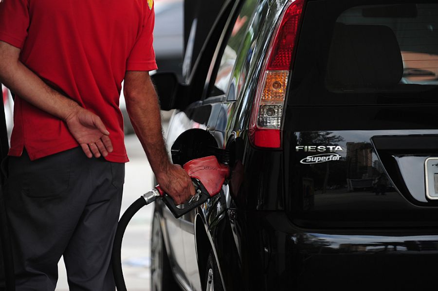 Entenda o que é possível fazer para economizar no combustível, apesar do aumento