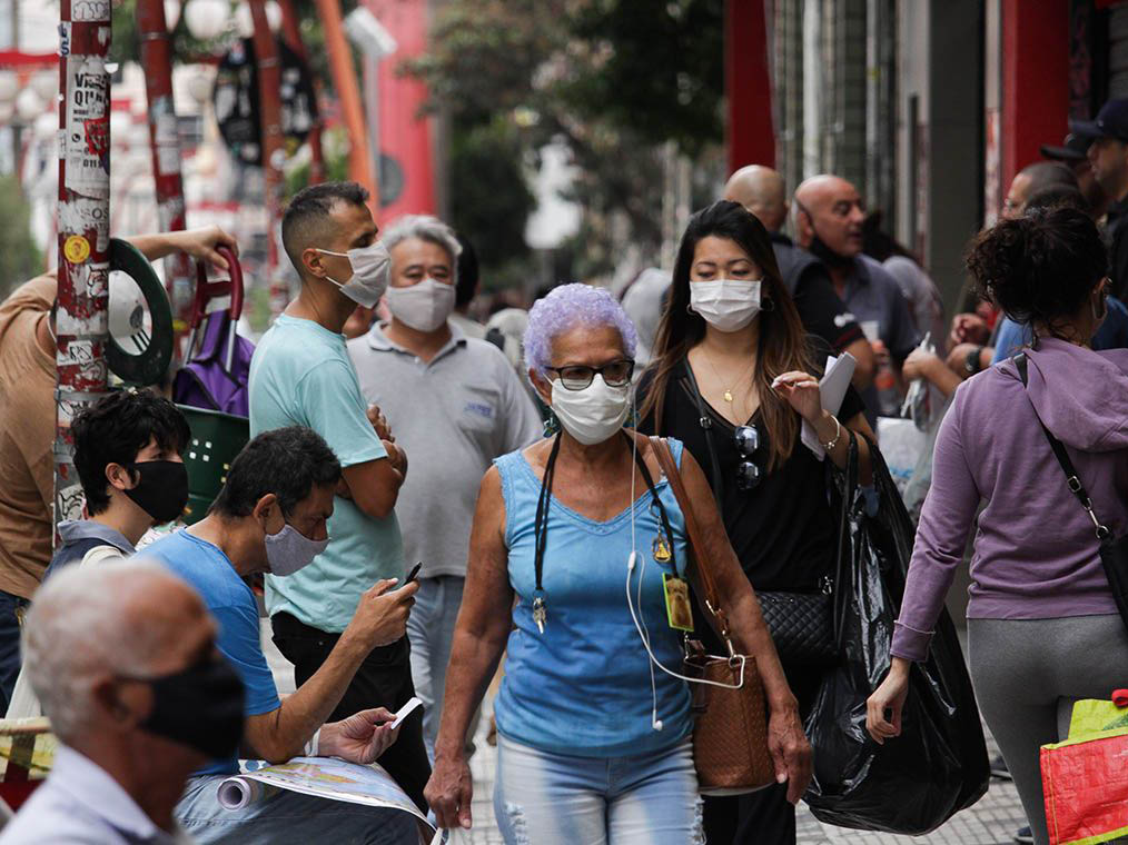 Com calor, queda no uso de máscaras pela população preocupa governo de São Paulo