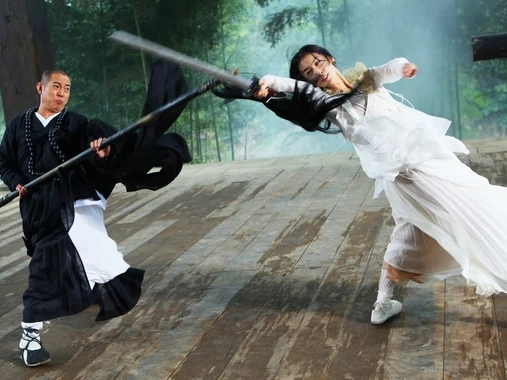 Um clássico oriental, Jet Li leva muita ação num filme de tirar o fôlego Reprodução