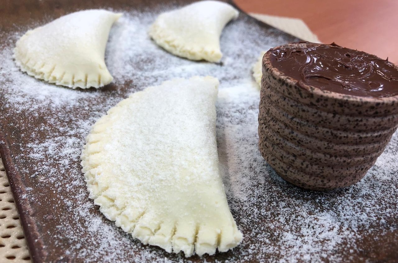 Pastelzinho com creme de avelã | Band Receitas
